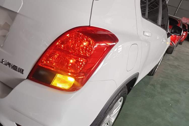 Used Chevrolet Trax 2018 330T Automatic Two-Wheel Drive Elite Model Right Rear Taillight