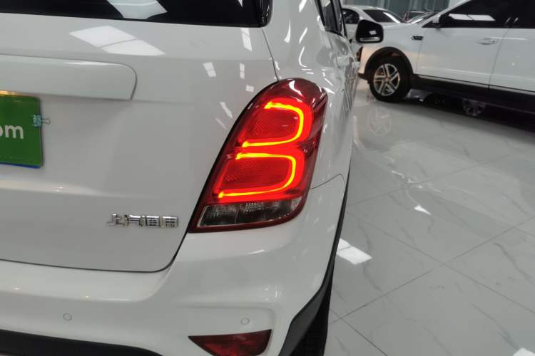Used Chevrolet Trax 2018 330T Automatic Two-Wheel Drive Luxury Model Right Rear Taillight