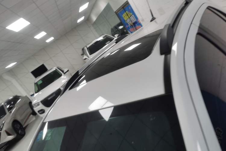 Used Chevrolet Trax 2018 330T Automatic Two-Wheel Drive Luxury Model Roof
