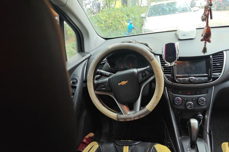 Used Chevrolet Trax 2018 330T Automatic Two-Wheel Drive Luxury Model Steering Wheel