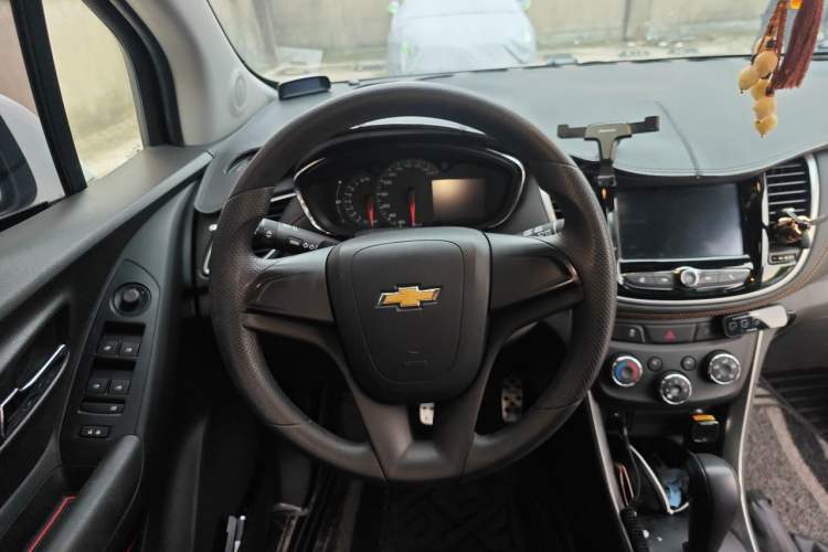 Used Chevrolet Trax 2018 330T Automatic Two-Wheel Drive Elite Model Steering Wheel