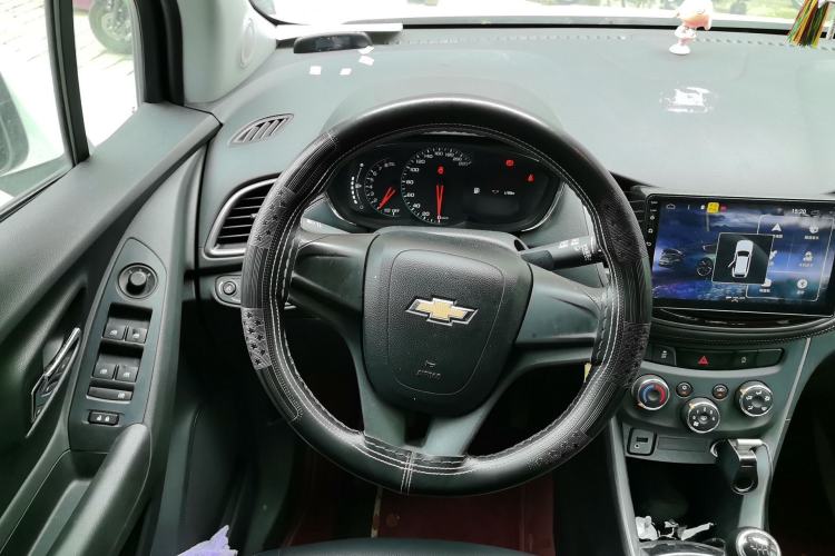 Used Chevrolet Trax 2018 330T Manual Transmission Two-Wheel Drive Comfort Version Steering Wheel