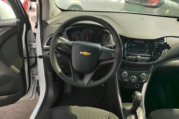 Used Chevrolet Trax 2018 330T Automatic Two-Wheel Drive Elite Model Steering Wheel