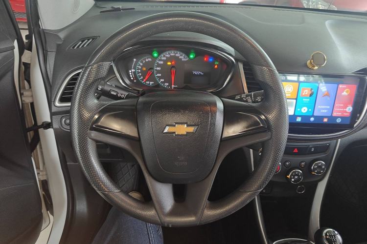 Used Chevrolet Trax 2018 330T Manual Transmission Two-Wheel Drive Comfort Version Steering Wheel