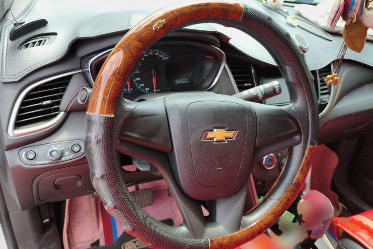 Used Chevrolet Trax 2018 330T Automatic Two-Wheel Drive Elite Model Steering Wheel