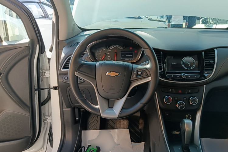Used Chevrolet Trax 2018 330T Automatic Two-Wheel Drive Luxury Model Steering Wheel