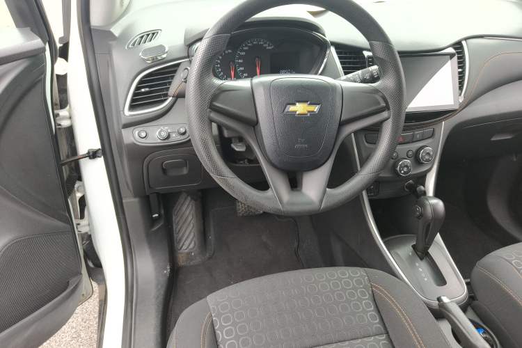 Used Chevrolet Trax 2018 330T Automatic Two-Wheel Drive Elite Model Steering Wheel