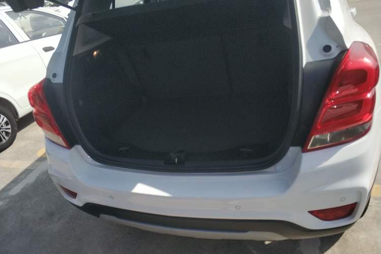 Used Chevrolet Trax 2018 330T Automatic All-Wheel-Drive Flagship Model Trunk