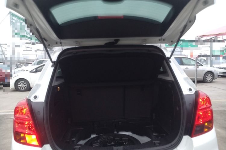 Used Chevrolet Trax 2018 330T Automatic Two-Wheel Drive Elite Model Trunk