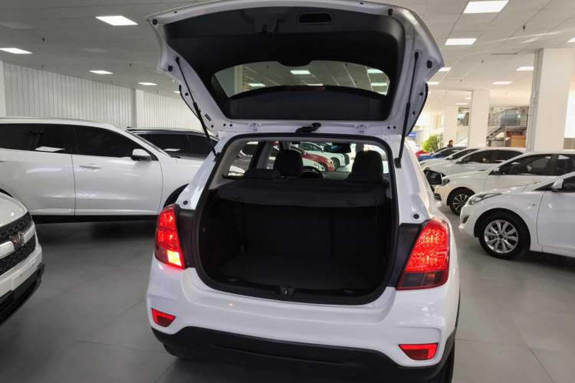 Used Chevrolet Trax 2018 330T Automatic Two-Wheel Drive Elite Model Trunk