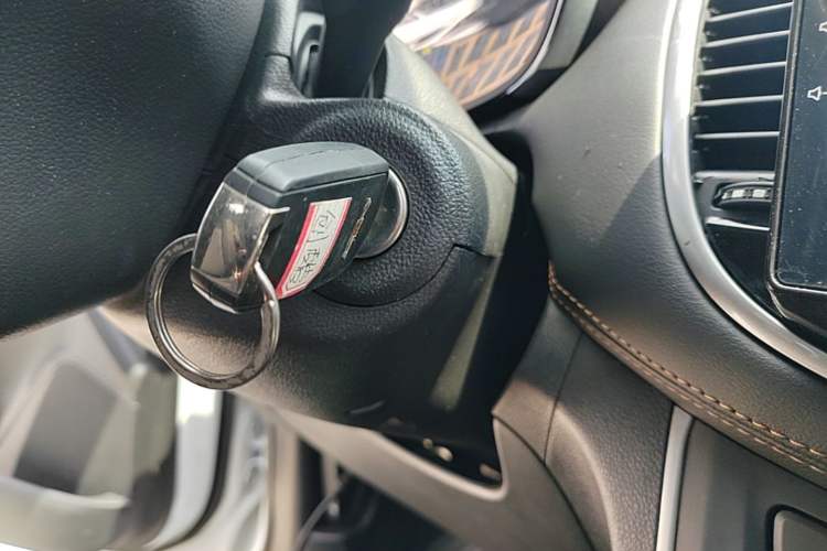 Used Chevrolet Trax 2018 330T Manual Transmission Two-Wheel Drive Comfort Version Vehicle Key
