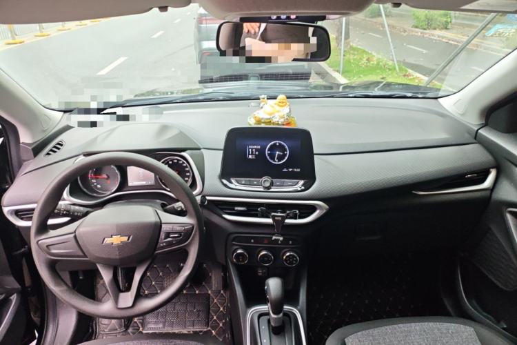 Used Chevrolet Trax 2019 325T Automatic Sport Edition China VI Standard Center Console