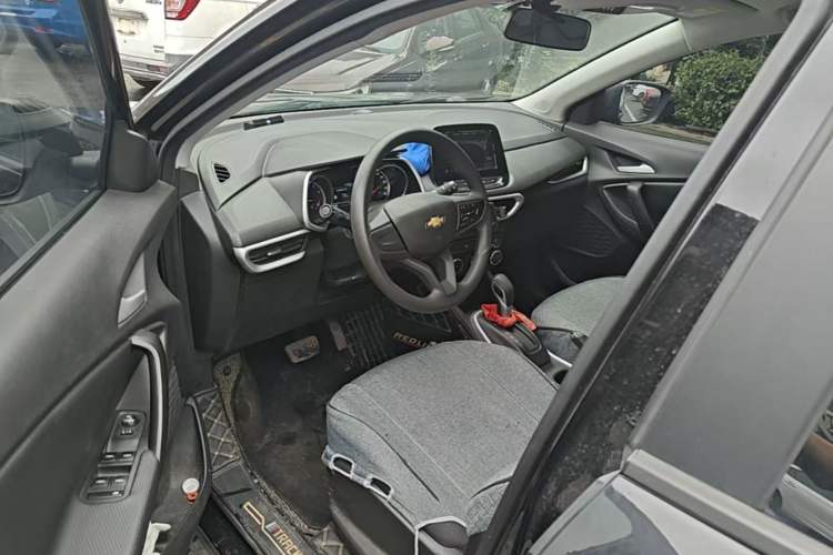 Used Chevrolet Trax 2019 325T Automatic Sport Edition China VI Standard Driver Seat