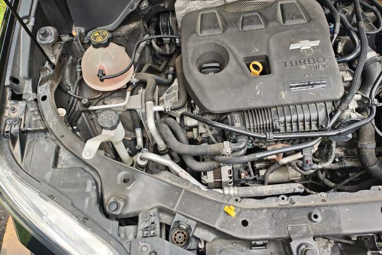 Used Chevrolet Trax 2019 325T Automatic Sport Edition China VI Standard Engine Bay Right
