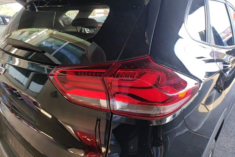 Used Chevrolet Trax 2019 Redline 325T Automatic Fun Edition China VI Standard Exterior 3