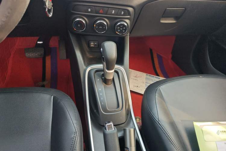 Used Chevrolet Trax 2019 325T Automatic Sport Edition China VI Standard Gear Lever