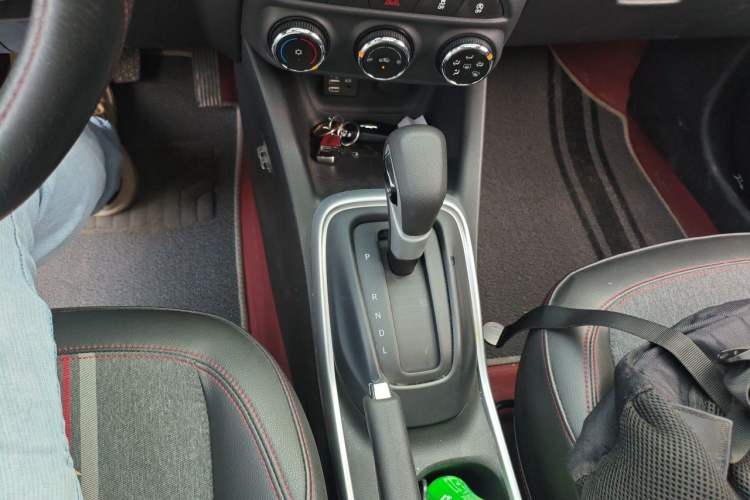 Used Chevrolet Trax 2019 Redline 325T Automatic Fun Edition China VI Standard Gear Lever