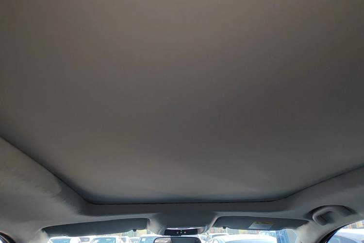 Used Chevrolet Trax 2019 Redline 325T Automatic Fun Edition China VI Standard Headliner
