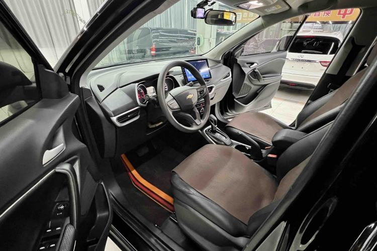 Used Chevrolet Trax 2019 325T Automatic Sport Edition China VI Standard Interior 2