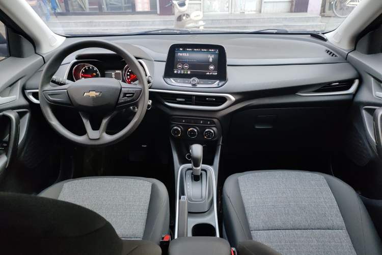 Used Chevrolet Trax 2019 325T Automatic Sport Edition China VI Standard Interior 2