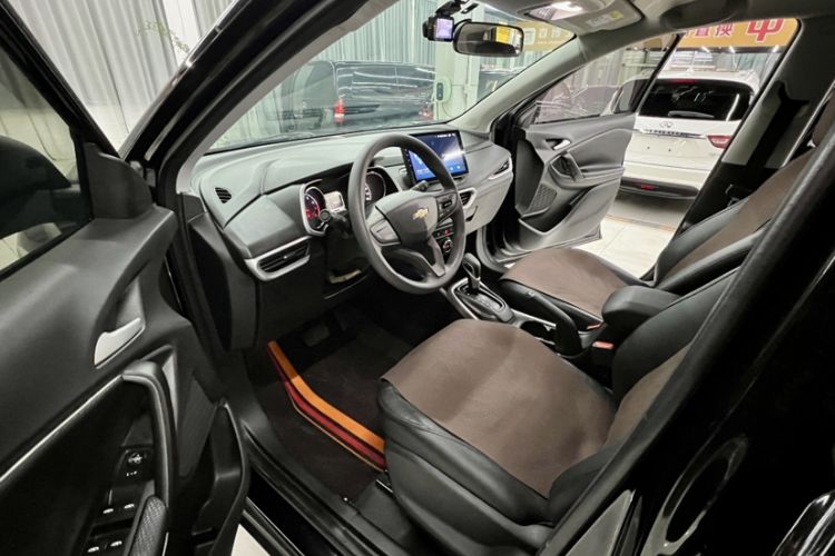 Used Chevrolet Trax 2019 325T Automatic Sport Edition China VI Standard Interior 5
