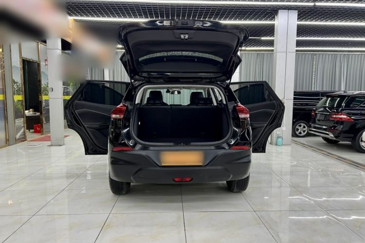 Used Chevrolet Trax 2019 325T Automatic Sport Edition China VI Standard Interior 7