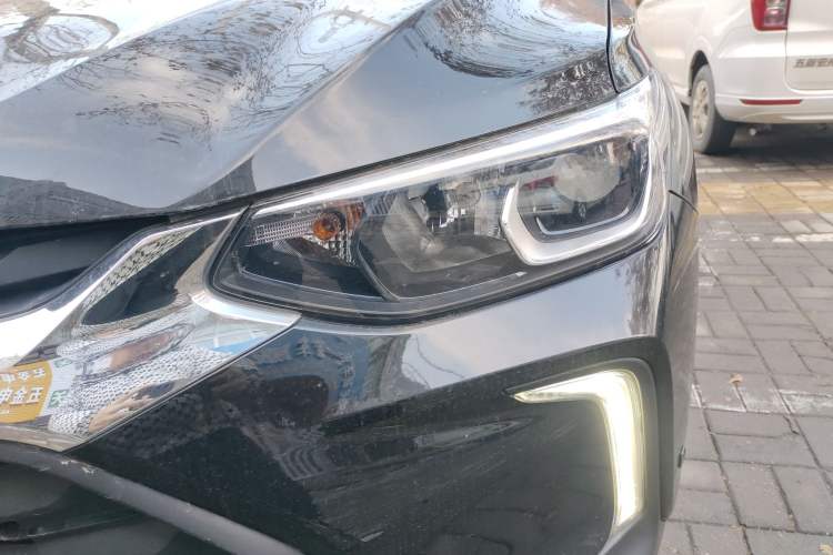 Used Chevrolet Trax 2019 325T Automatic Sport Edition China VI Standard Left Front Headlight