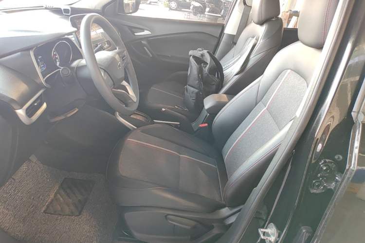 Used Chevrolet Trax 2019 Redline 325T Automatic Fun Edition China VI Standard Left Front Seat