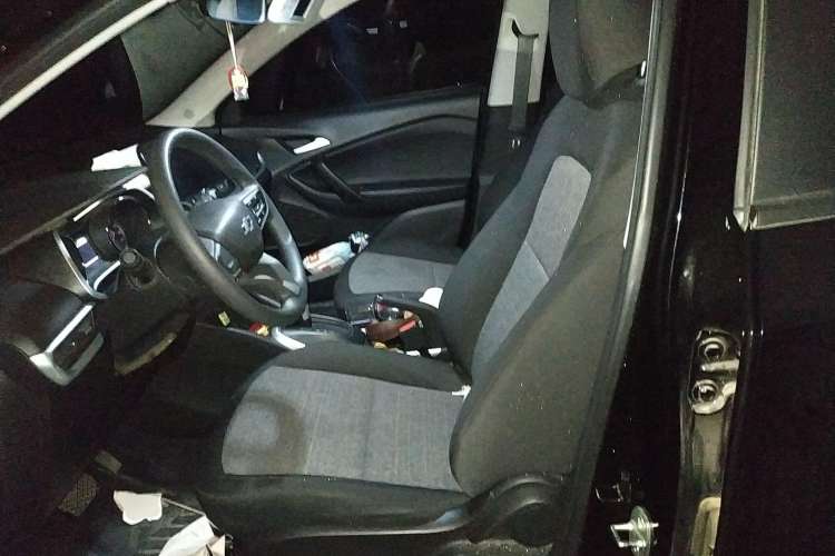 Used Chevrolet Trax 2019 Redline 335T CVT Trendy Version China VI Standard Left Front Seat