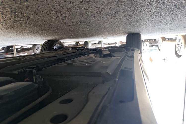 Used Chevrolet Trax 2019 Redline 325T Automatic Fun Edition China VI Standard Left Side Sill