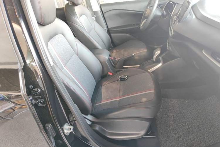 Used Chevrolet Trax 2019 Redline 325T Automatic Fun Edition China VI Standard Right Front Seat