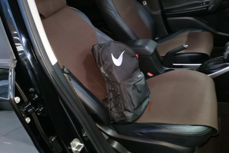 Used Chevrolet Trax 2019 325T Automatic Sport Edition China VI Standard Right Front Seat
