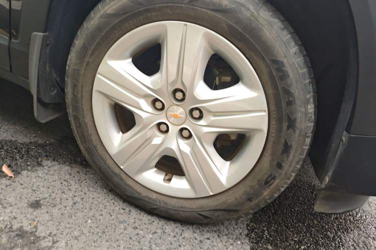 Used Chevrolet Trax 2019 325T Automatic Sport Edition China VI Standard Right Front Wheel Hub