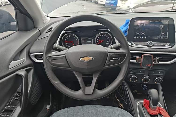 Used Chevrolet Trax 2019 325T Automatic Sport Edition China VI Standard Steering Wheel