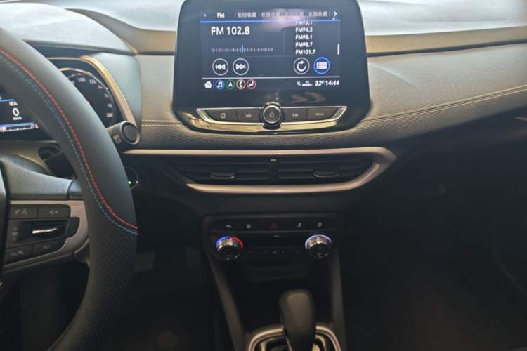 Used Chevrolet Trax 2019 Redline 335T CVT Luxury Edition China VI Standard Audio And AC Panel