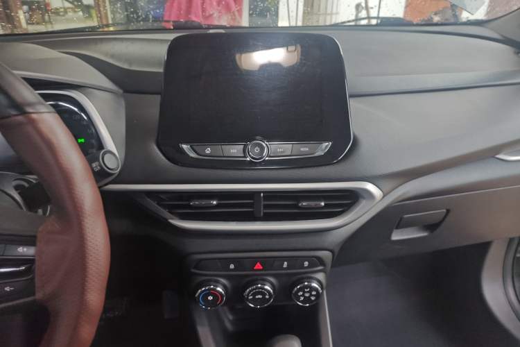 Used Chevrolet Trax 2019 Redline 335T CVT Trendy Version China VI Standard Audio And AC Panel