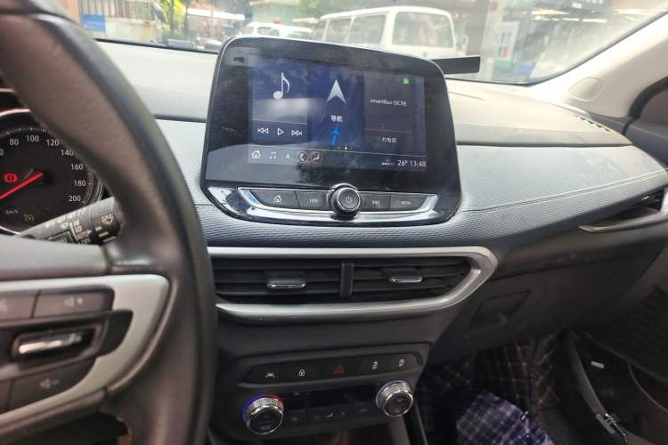 Used Chevrolet Trax 2019 Redline 335T CVT Luxury Edition China VI Standard Audio And AC Panel