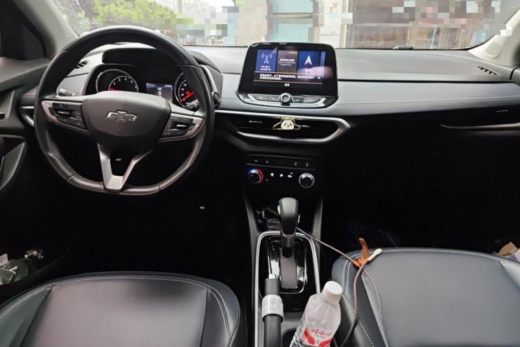 Used Chevrolet Trax 2019 Redline 335T CVT Luxury Edition China VI Standard Center Console