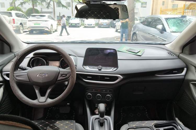 Used Chevrolet Trax 2019 Redline 335T CVT Trendy Version China VI Standard Center Console