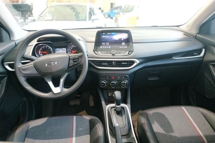 Used Chevrolet Trax 2019 Redline 325T Automatic Fun Edition China VI Standard Center Console