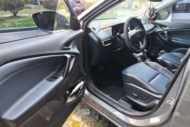 Used Chevrolet Trax 2019 Redline 335T CVT Luxury Edition China VI Standard Driver Seat
