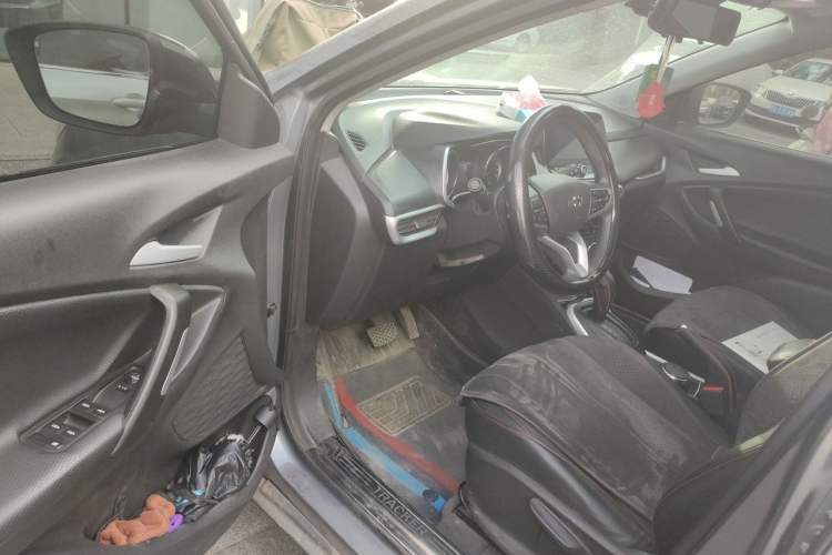 Used Chevrolet Trax 2019 Redline 335T CVT Top-Tier Model China VI Standard Driver Seat
