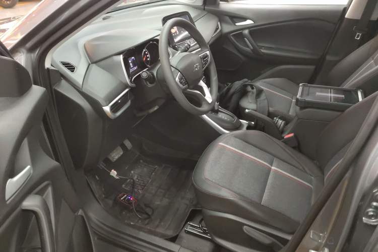 Used Chevrolet Trax 2019 Redline 335T CVT Top-Tier Model China VI Standard Driver Seat