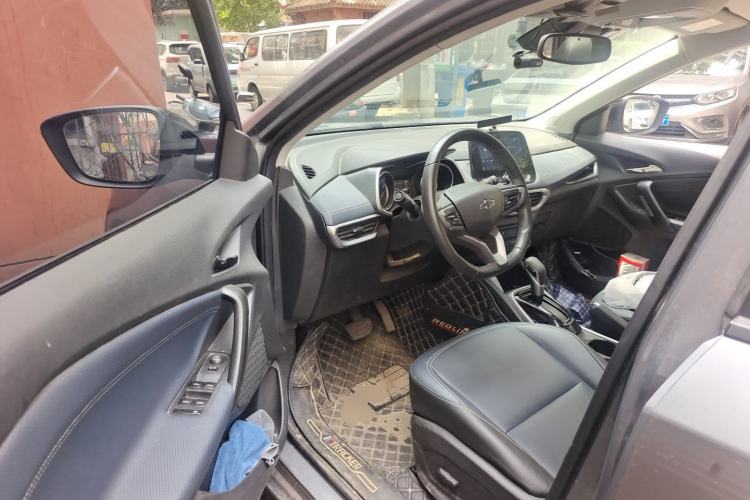 Used Chevrolet Trax 2019 Redline 335T CVT Luxury Edition China VI Standard Driver Seat