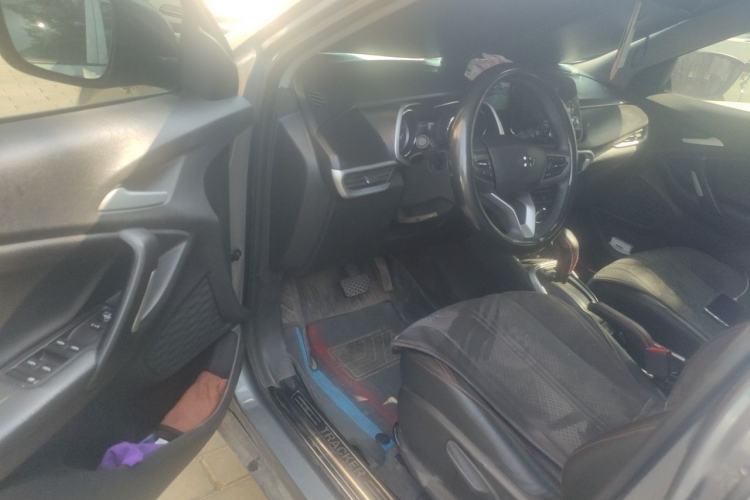 Used Chevrolet Trax 2019 Redline 335T CVT Top-Tier Model China VI Standard Driver Seat