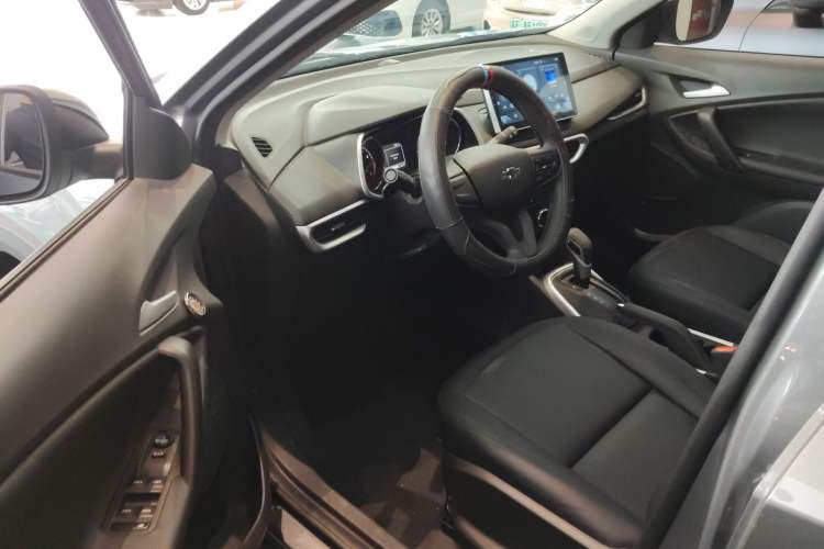 Used Chevrolet Trax 2019 Redline 335T CVT Trendy Version China VI Standard Driver Seat