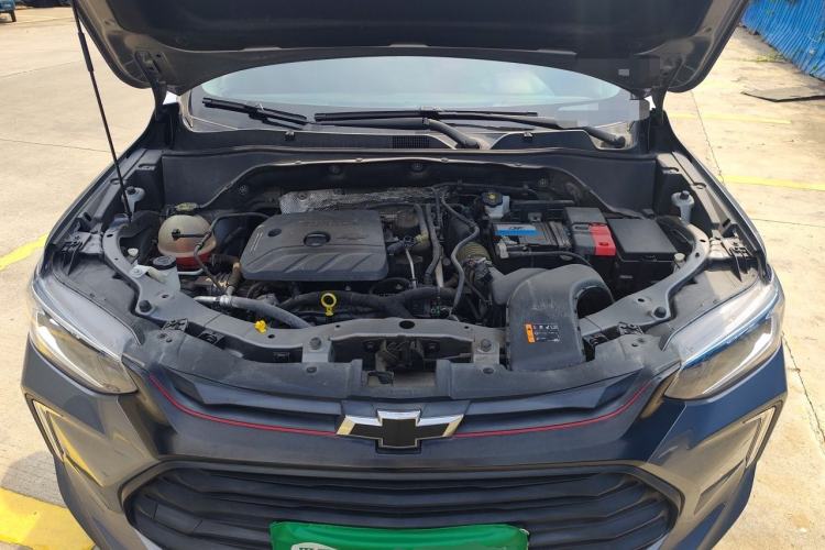 Used Chevrolet Trax 2019 Redline 335T CVT Top-Tier Model China VI Standard Engine Bay