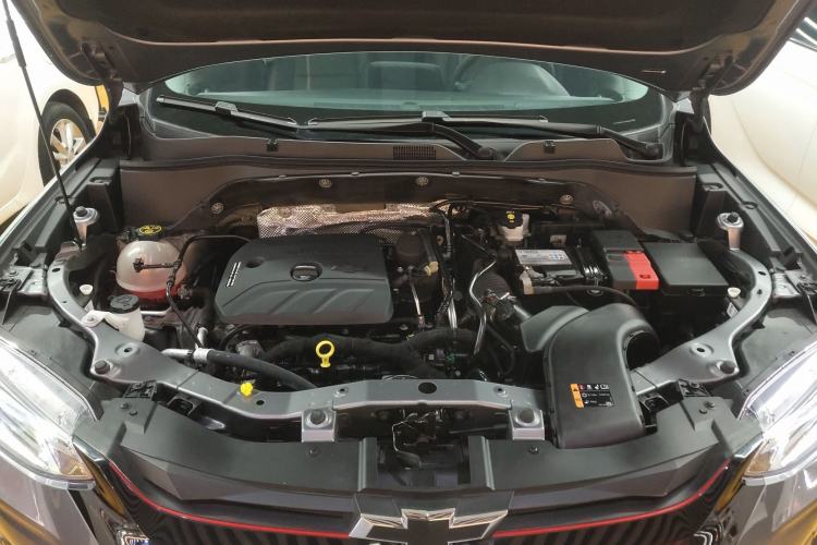 Used Chevrolet Trax 2019 Redline 335T CVT Top-Tier Model China VI Standard Engine Bay
