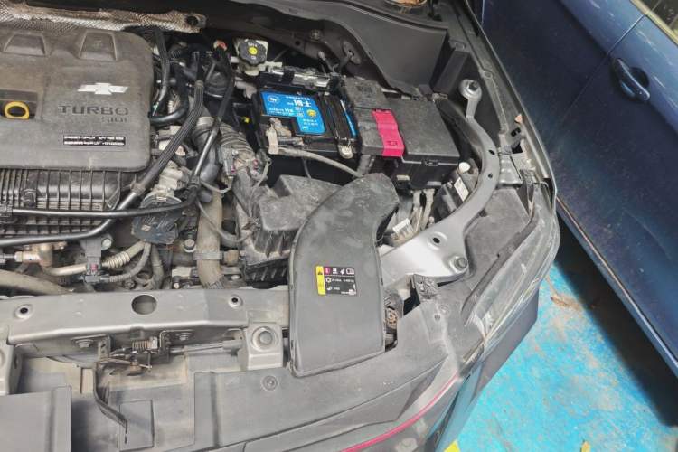 Used Chevrolet Trax 2019 Redline 325T Automatic Fun Edition China VI Standard Engine Bay Left