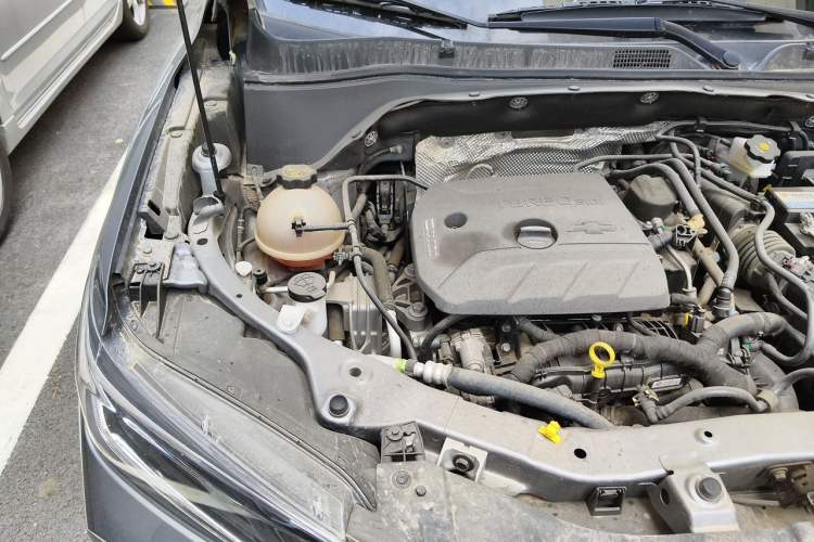 Used Chevrolet Trax 2019 Redline 335T CVT Trendy Version China VI Standard Engine Bay Right